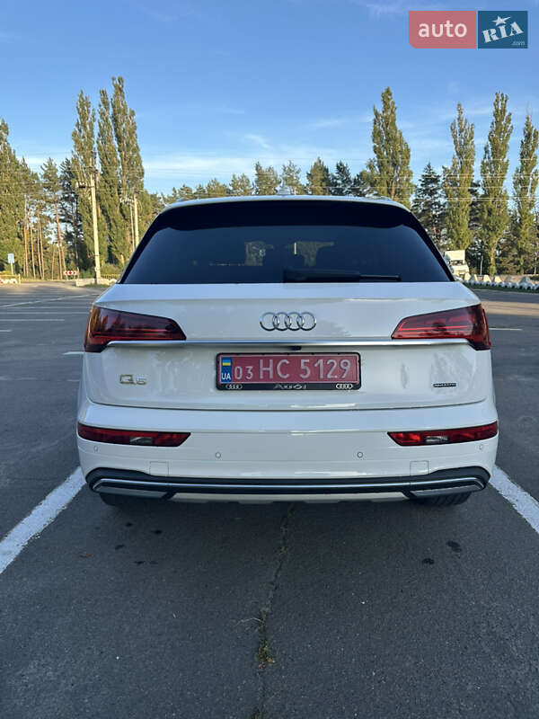 Внедорожник / Кроссовер Audi Q5 2021 в Вараше
