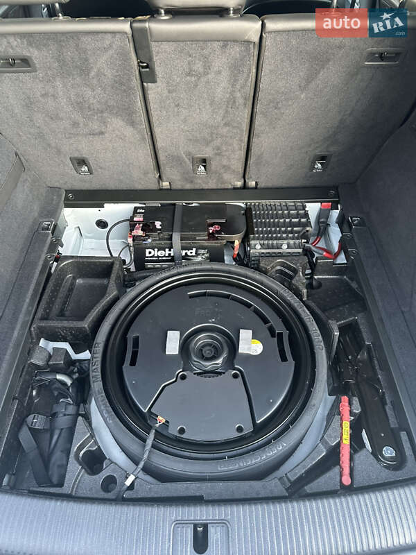 Внедорожник / Кроссовер Audi Q5 2021 в Вараше
