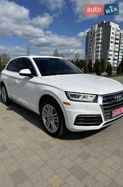 Позашляховик / Кросовер Audi Q5 2018 в 