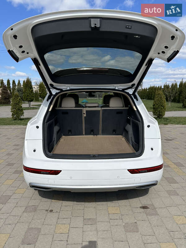 Внедорожник / Кроссовер Audi Q5 2018 в Вараше