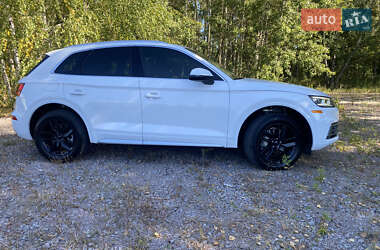 Позашляховик / Кросовер Audi Q5 2020 в 