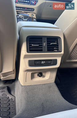 Позашляховик / Кросовер Audi Q5 2020 в 