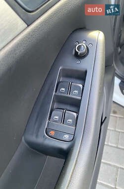 Внедорожник / Кроссовер Audi Q5 2012 в 