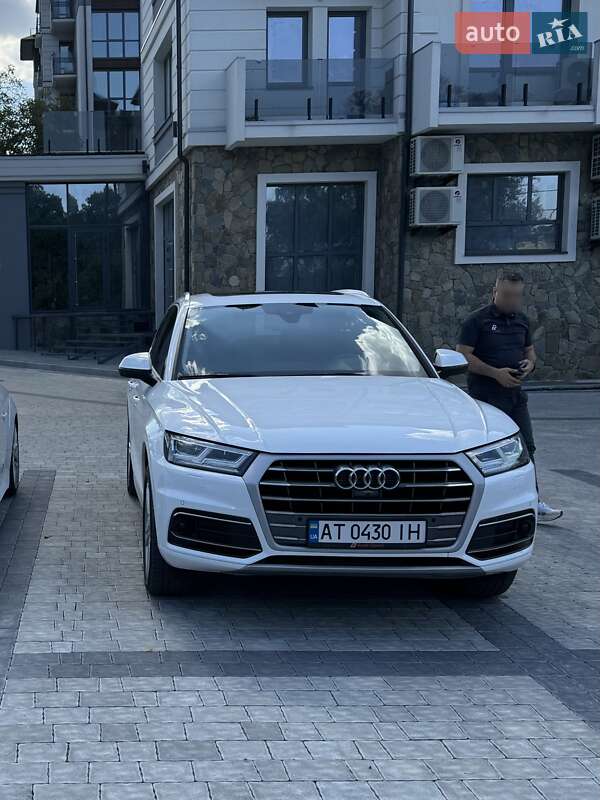 Внедорожник / Кроссовер Audi Q5 2018 в Яремче