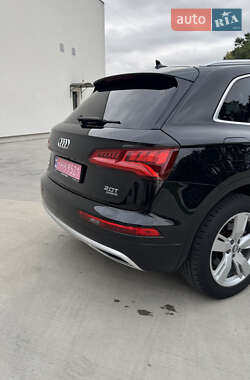 Внедорожник / Кроссовер Audi Q5 2017 в 