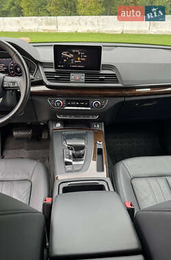 Внедорожник / Кроссовер Audi Q5 2017 в 