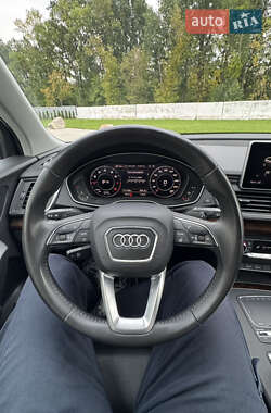 Внедорожник / Кроссовер Audi Q5 2017 в 