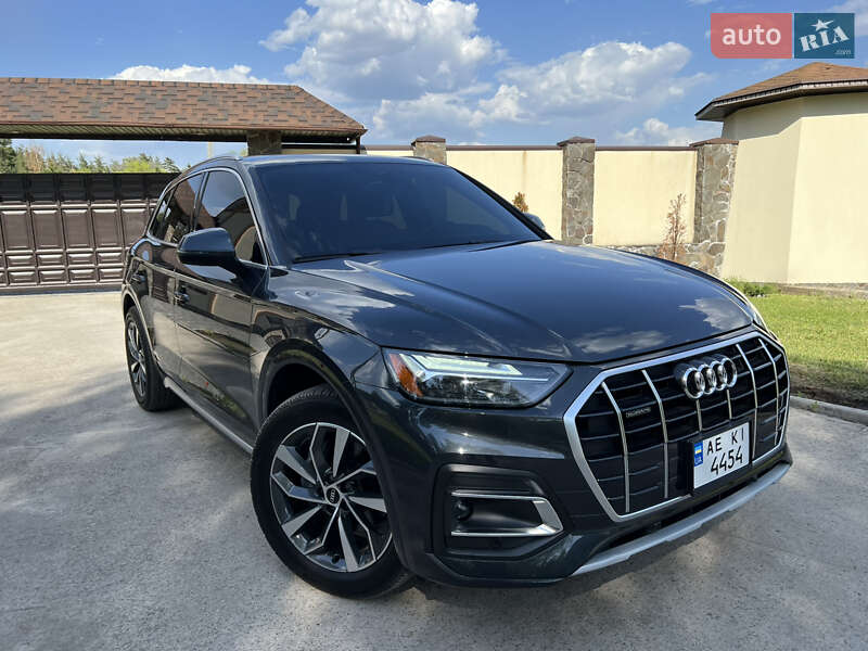 Внедорожник / Кроссовер Audi Q5 2020 в Новомосковске