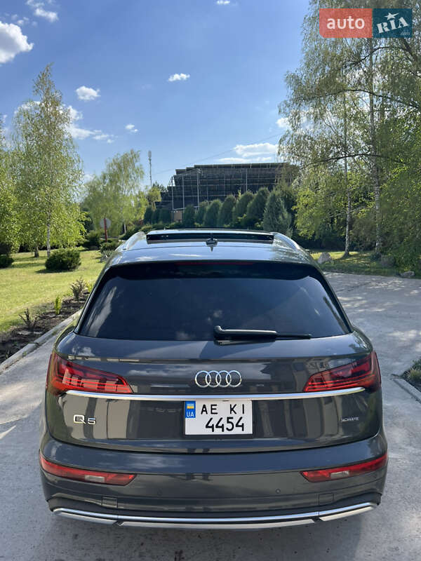 Внедорожник / Кроссовер Audi Q5 2020 в Новомосковске