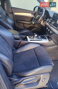 Внедорожник / Кроссовер Audi Q5 2018 в 