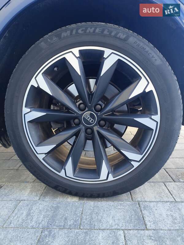 Внедорожник / Кроссовер Audi Q5 2018 в Львове
