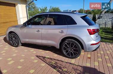 Внедорожник / Кроссовер Audi Q5 2022 в 