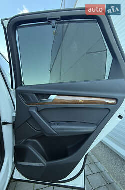 Внедорожник / Кроссовер Audi Q5 2024 в 