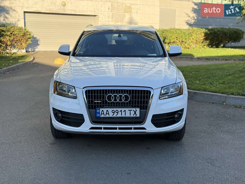 Внедорожник / Кроссовер Audi Q5 2011 в Киеве