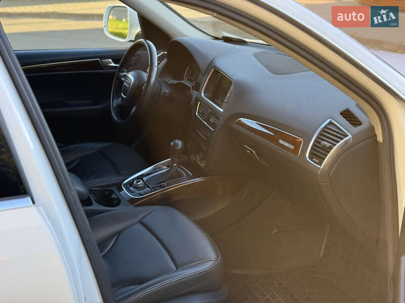 Внедорожник / Кроссовер Audi Q5 2011 в Киеве
