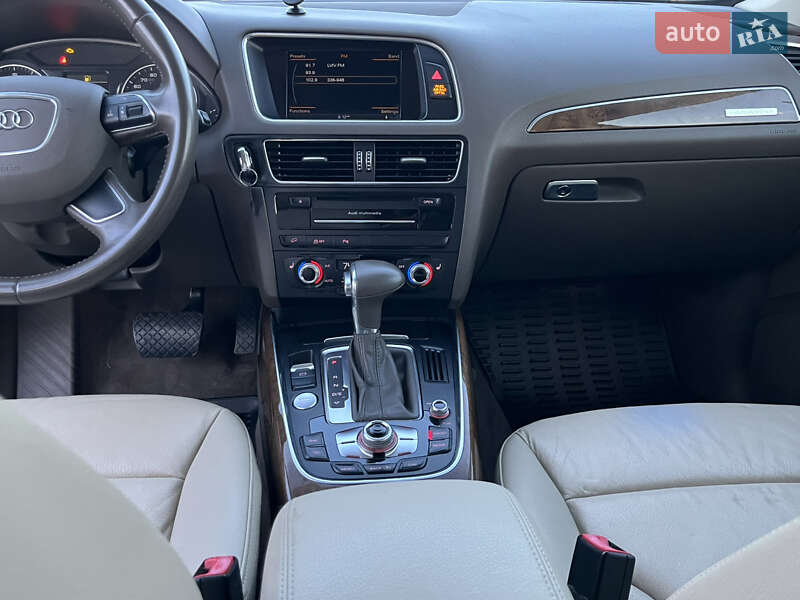Внедорожник / Кроссовер Audi Q5 2015 в Дрогобыче