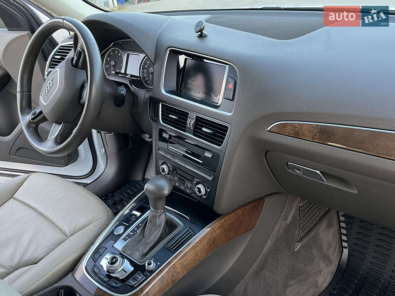Внедорожник / Кроссовер Audi Q5 2015 в Дрогобыче