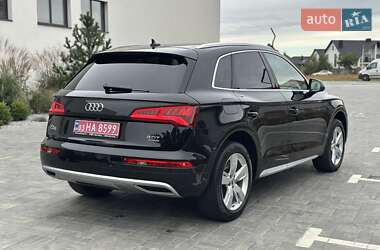 Позашляховик / Кросовер Audi Q5 2018 в 