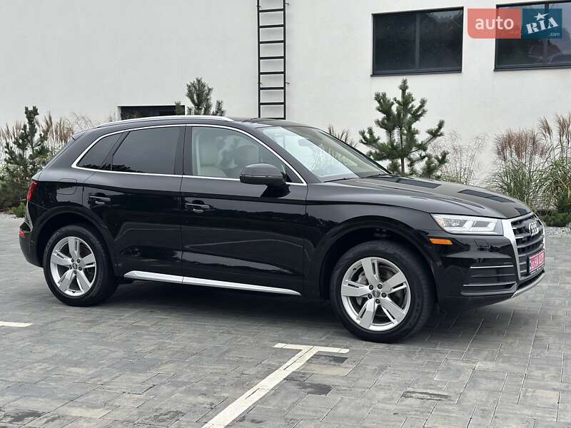 Внедорожник / Кроссовер Audi Q5 2018 в Луцке