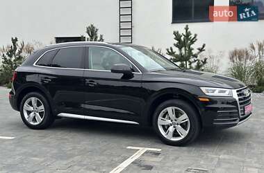 Позашляховик / Кросовер Audi Q5 2018 в 