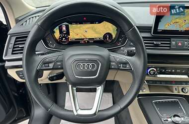 Позашляховик / Кросовер Audi Q5 2018 в 