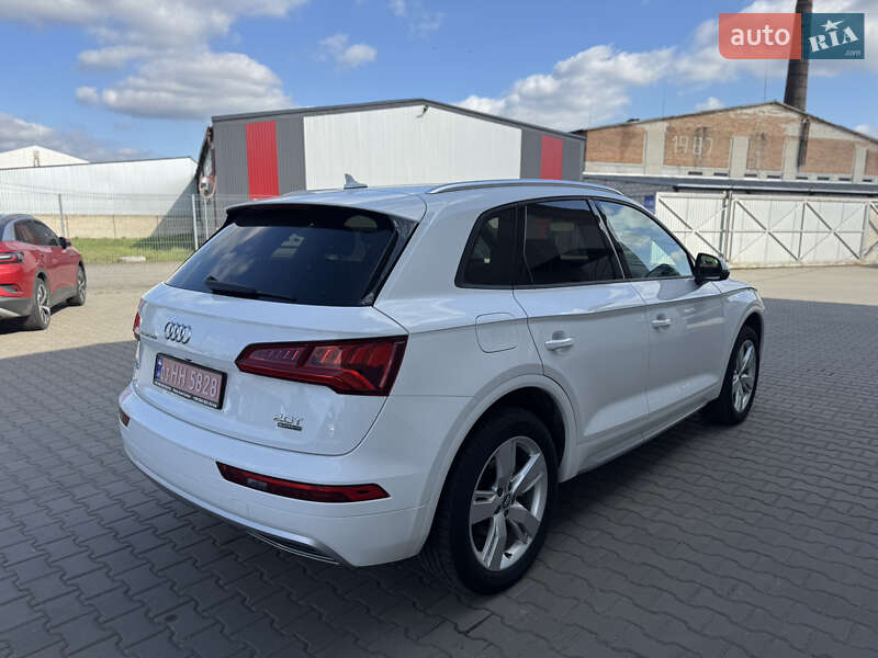 Внедорожник / Кроссовер Audi Q5 2018 в Луцке