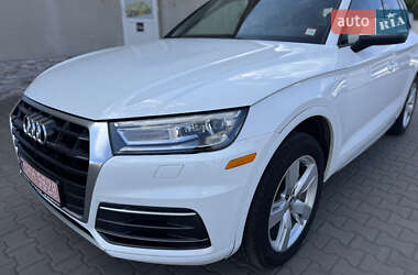 Внедорожник / Кроссовер Audi Q5 2018 в 