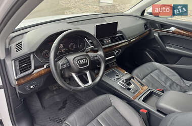 Внедорожник / Кроссовер Audi Q5 2018 в 