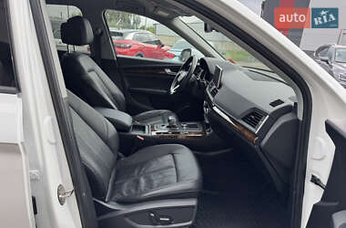 Внедорожник / Кроссовер Audi Q5 2018 в 