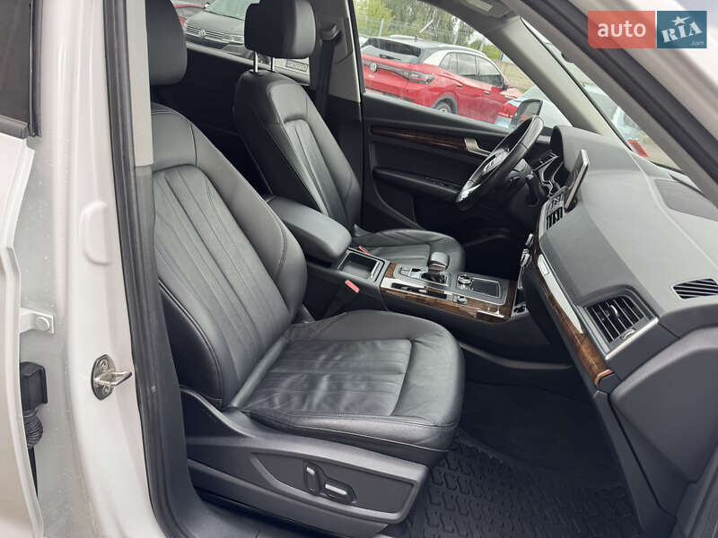 Внедорожник / Кроссовер Audi Q5 2018 в Луцке
