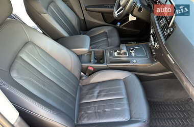 Внедорожник / Кроссовер Audi Q5 2018 в 
