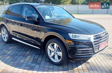 Позашляховик / Кросовер Audi Q5 2017 в Луцьку