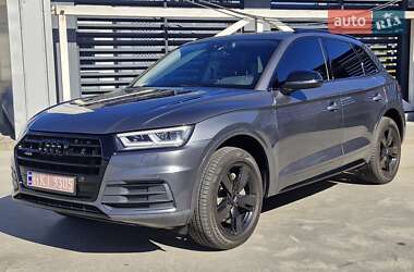 Внедорожник / Кроссовер Audi Q5 2018 в 