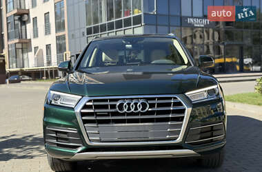 Внедорожник / Кроссовер Audi Q5 2018 в Новояворовске