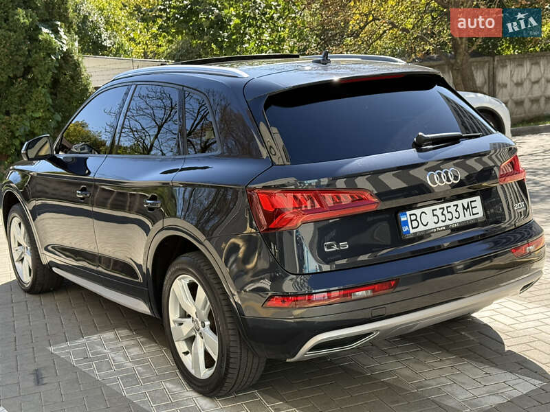 Позашляховик / Кросовер Audi Q5 2017 в Львові