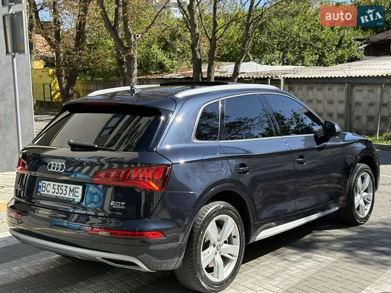 Позашляховик / Кросовер Audi Q5 2017 в Львові
