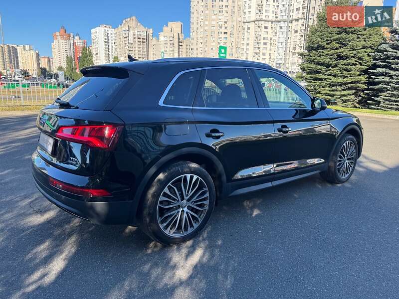 Внедорожник / Кроссовер Audi Q5 2016 в Киеве