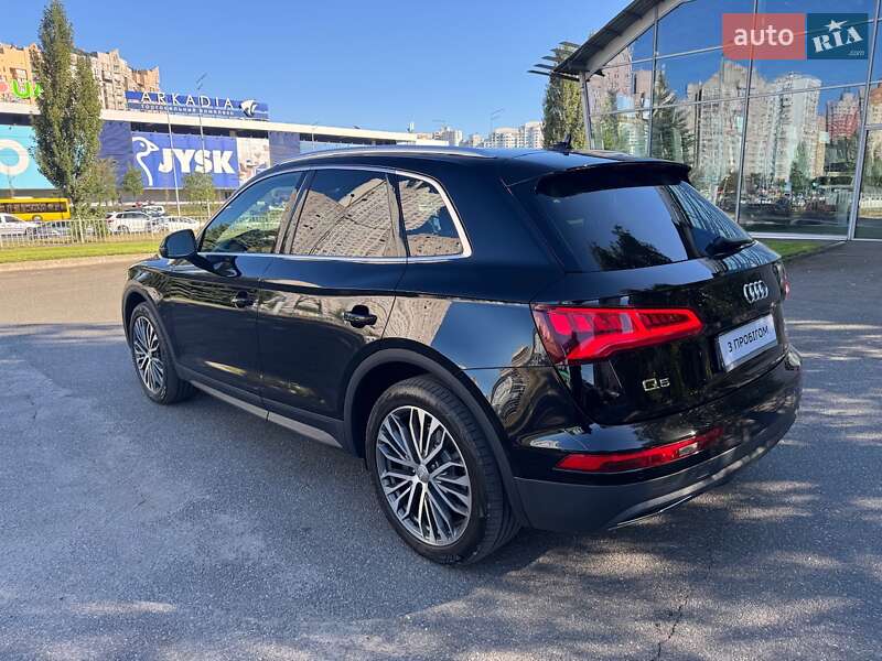 Внедорожник / Кроссовер Audi Q5 2016 в Киеве