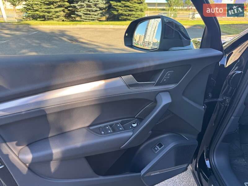 Внедорожник / Кроссовер Audi Q5 2016 в Киеве