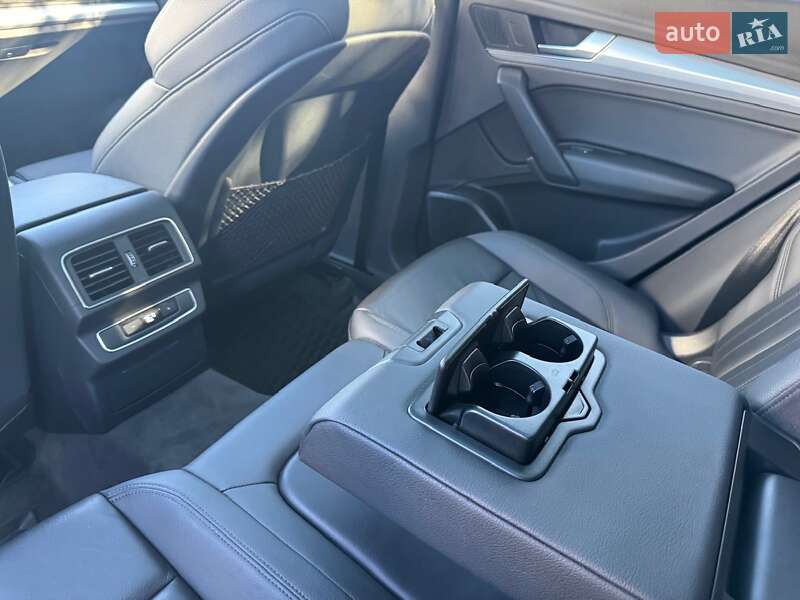 Внедорожник / Кроссовер Audi Q5 2016 в Киеве