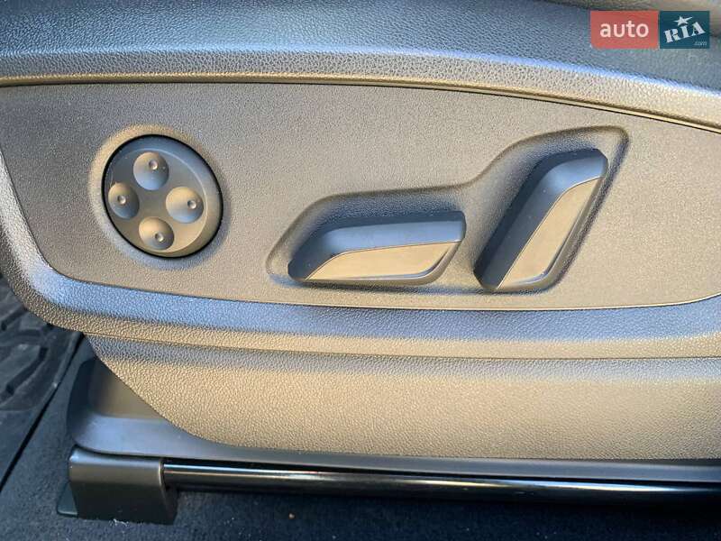 Внедорожник / Кроссовер Audi Q5 2022 в Стрые