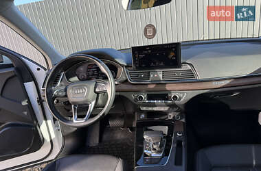 Внедорожник / Кроссовер Audi Q5 2022 в 