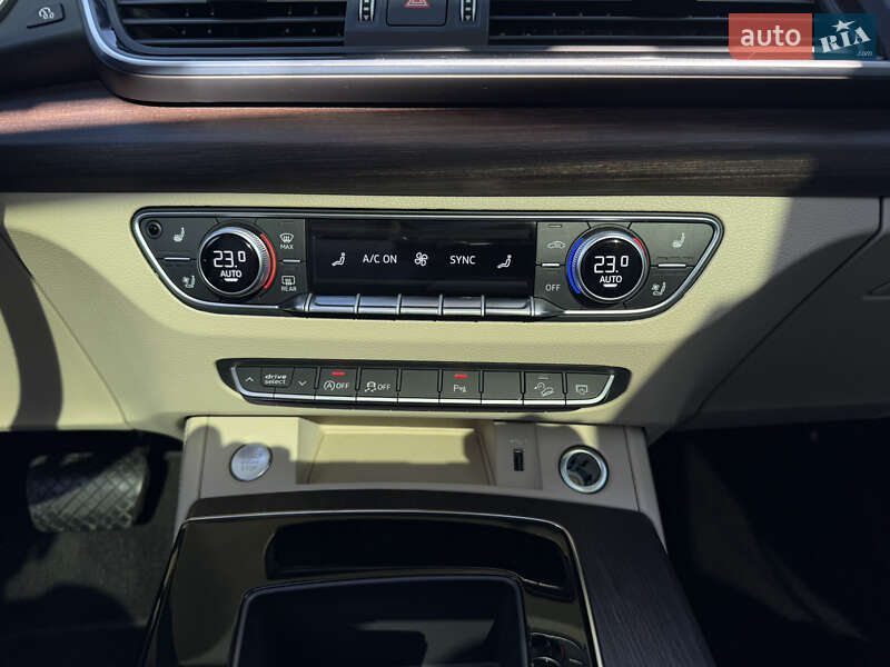 Позашляховик / Кросовер Audi Q5 2023 в Києві