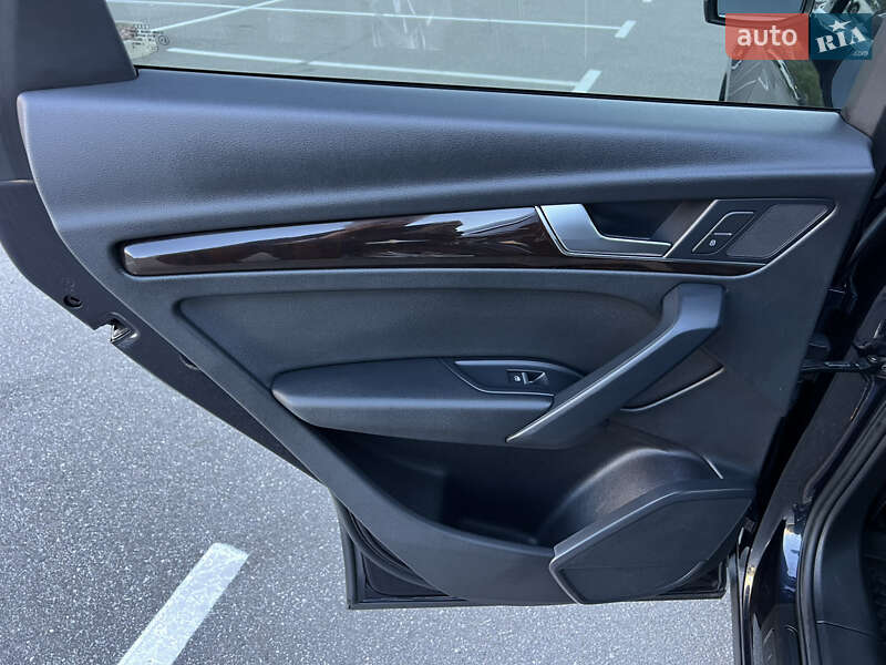 Позашляховик / Кросовер Audi Q5 2018 в Києві