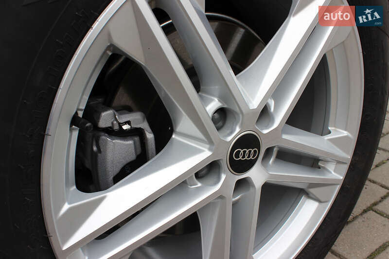 Внедорожник / Кроссовер Audi Q5 2024 в Львове