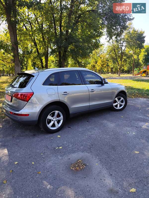 Внедорожник / Кроссовер Audi Q5 2011 в Гадяче