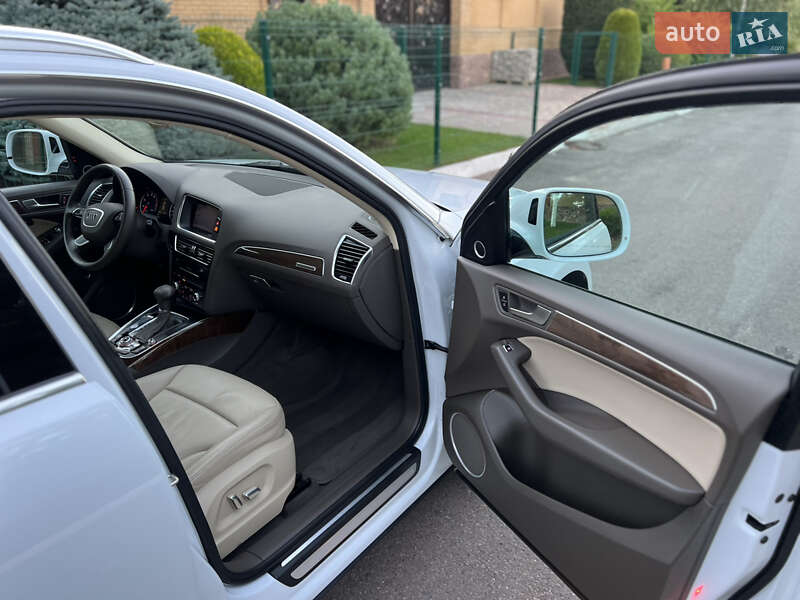 Позашляховик / Кросовер Audi Q5 2015 в Рівному