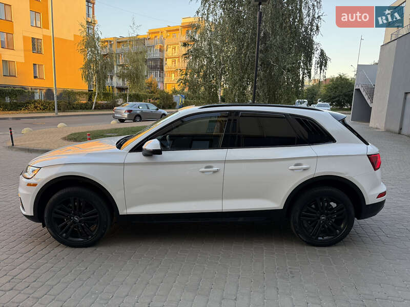 Позашляховик / Кросовер Audi Q5 2018 в Києві