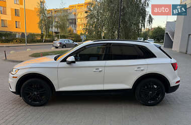Внедорожник / Кроссовер Audi Q5 2018 в 