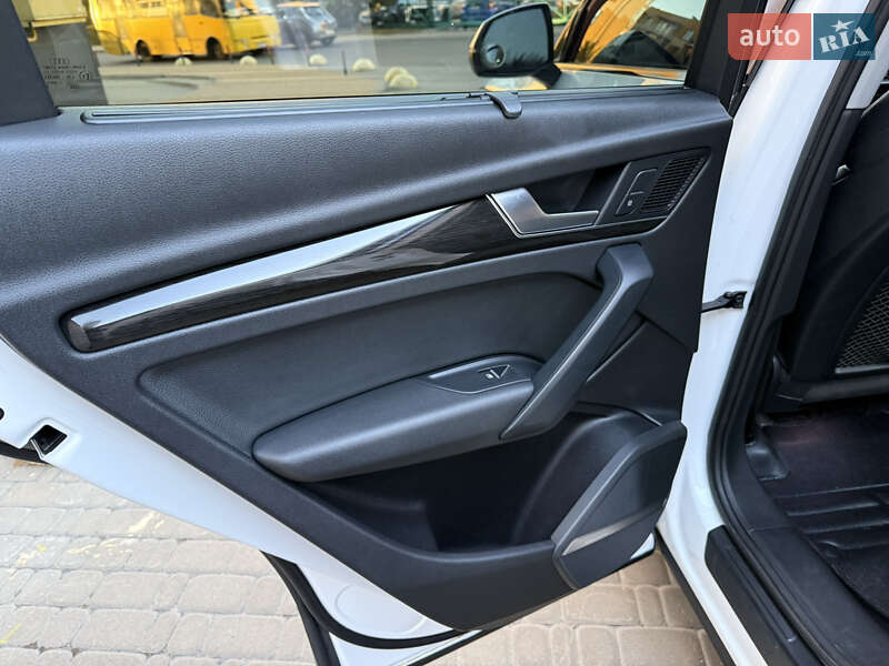 Позашляховик / Кросовер Audi Q5 2018 в Києві